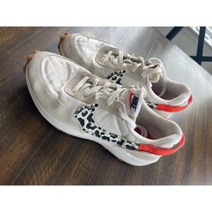 Nike Waffle Debut Womens White Leopard Print Sneakers DZ5201-100 Size 8